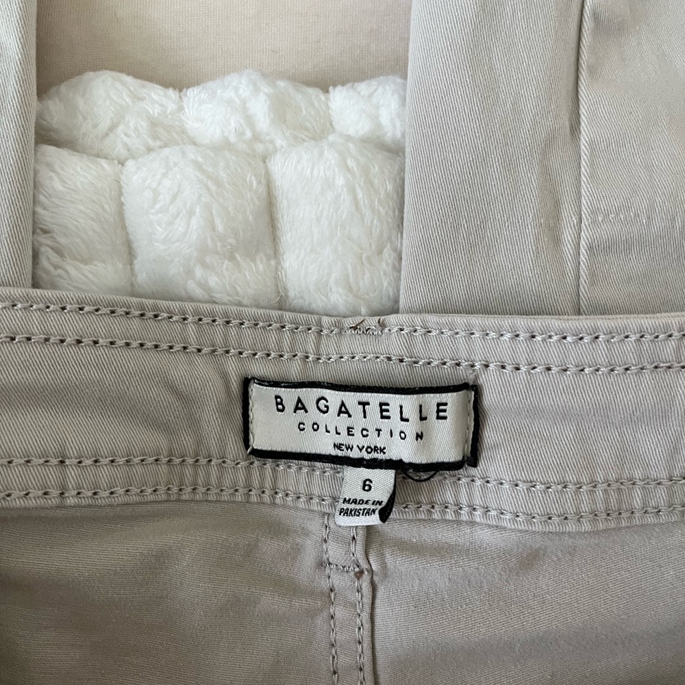 Bagatelle Collection Women's Flare Jeans - Picture 6 of 7